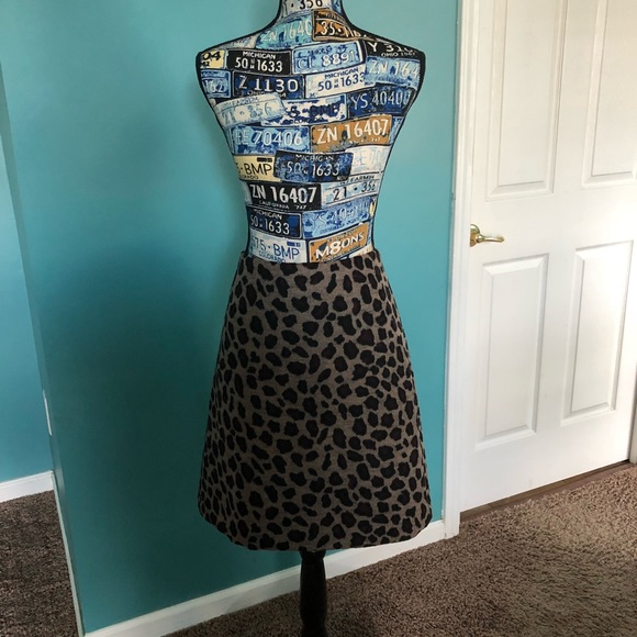 Ann Taylor Dresses & Skirts - Ann Taylor A line Skirt . Perfect for winter .